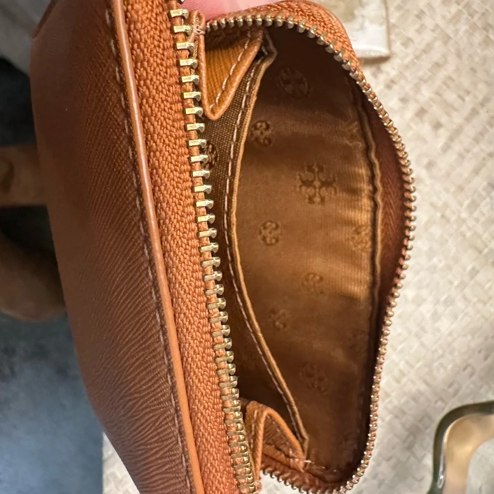 Tory Burch Wallet - Picture 8 of 8